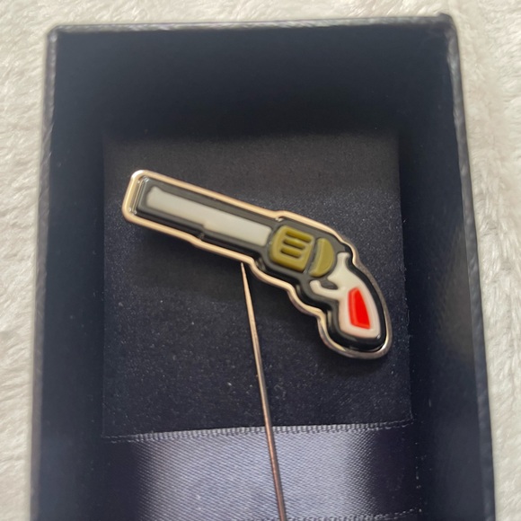 Prada Gun Tin Pin - Picture 4 of 9